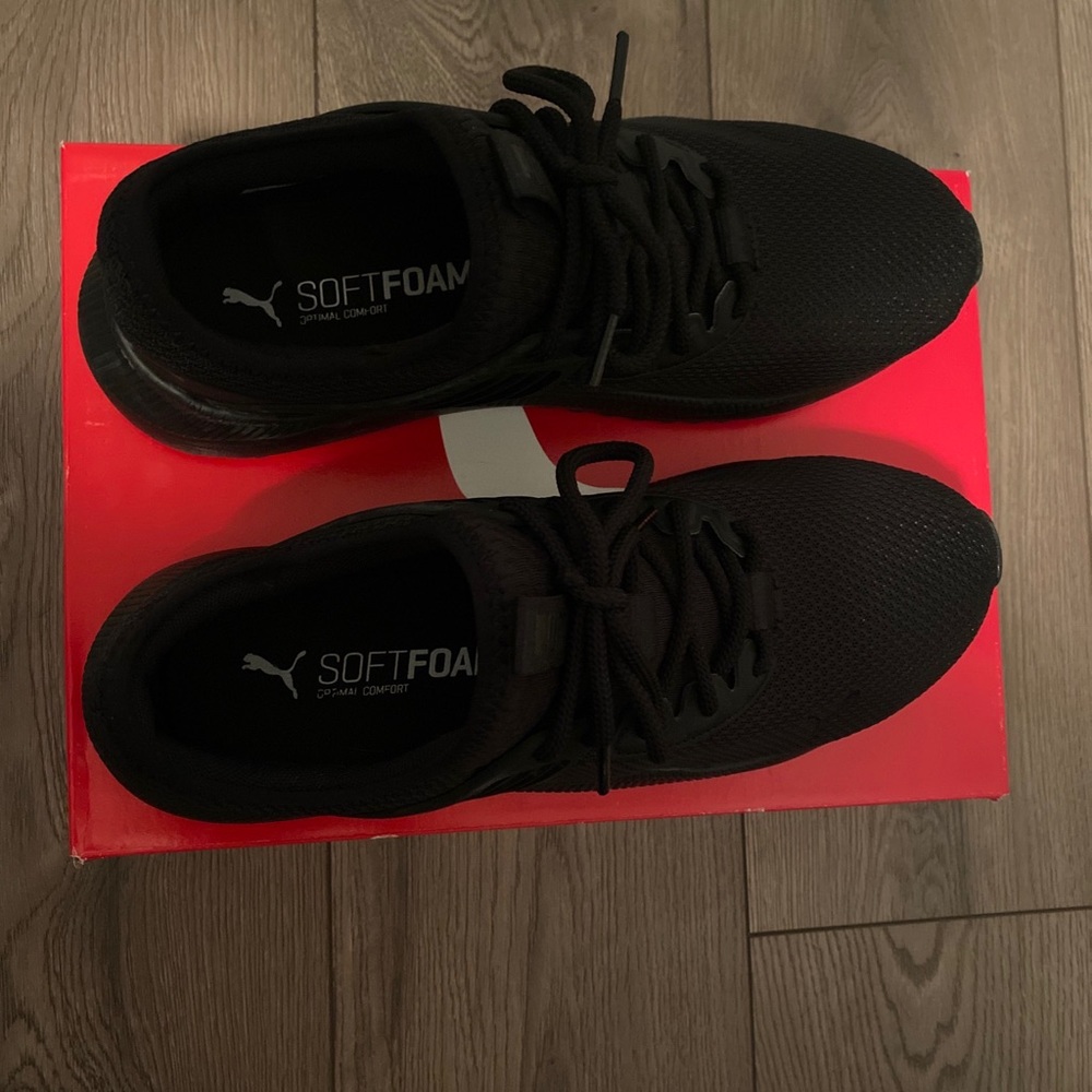 soft foam puma shoes size 10